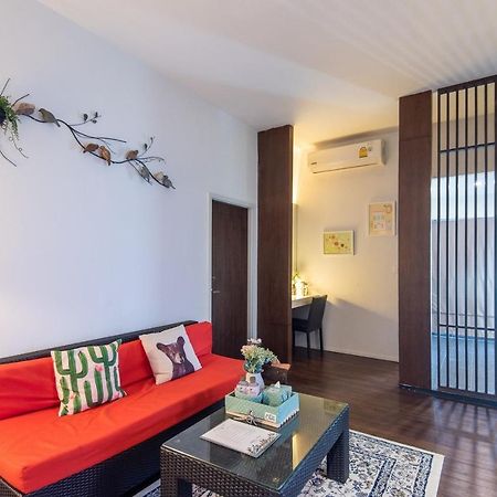 Baan Oliver Srinakarin Bangkok Bagian luar foto