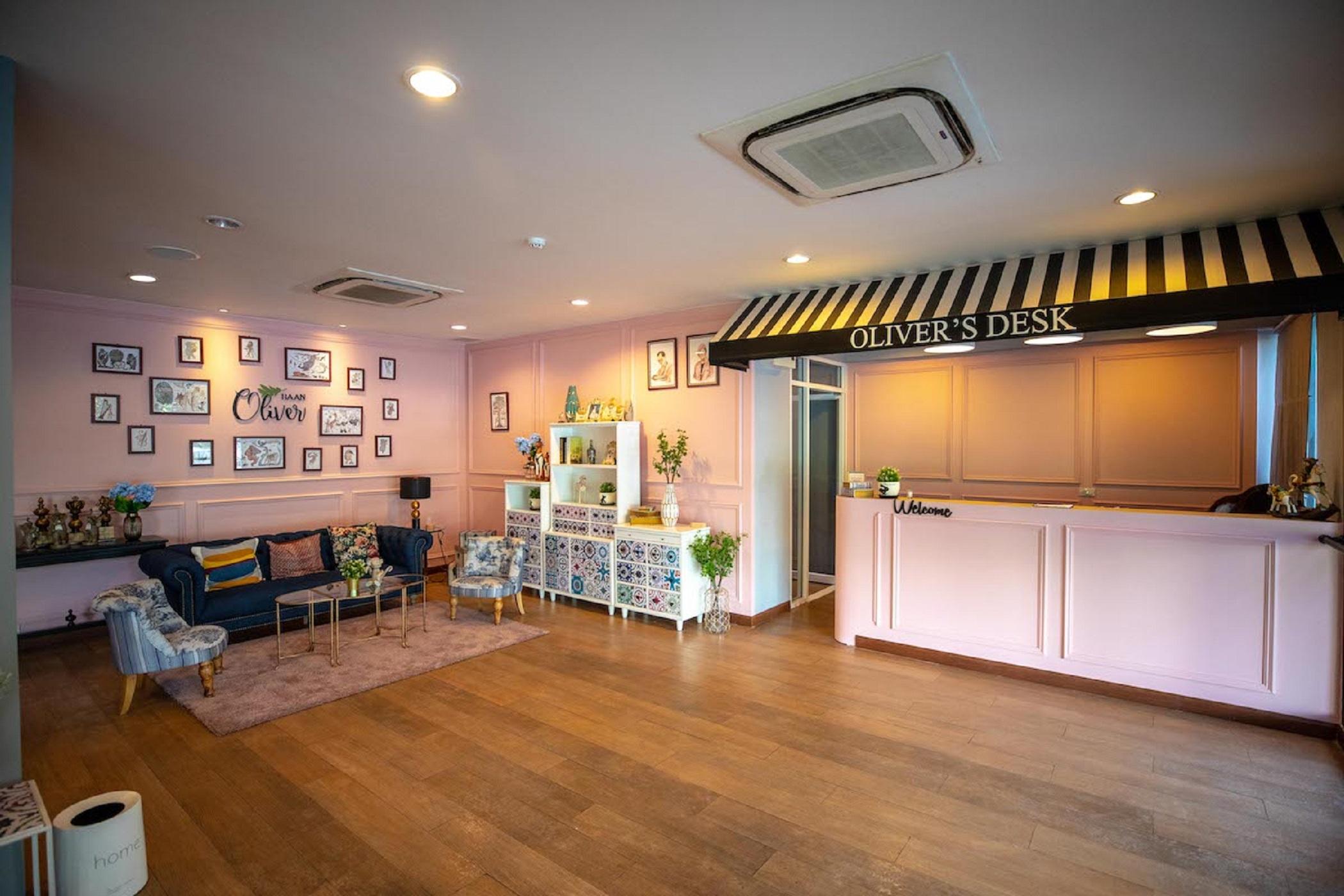 Baan Oliver Srinakarin Bangkok Bagian luar foto