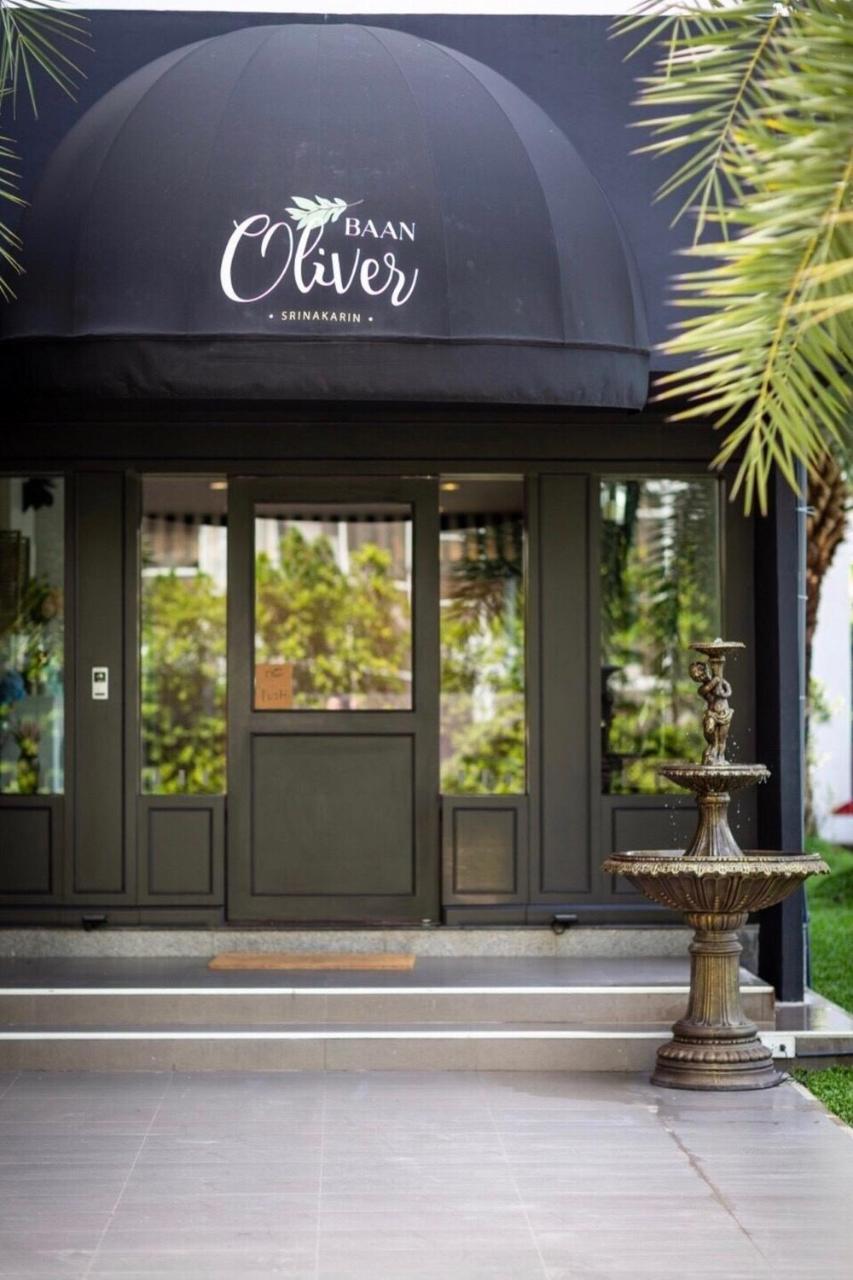 Baan Oliver Srinakarin Bangkok Bagian luar foto