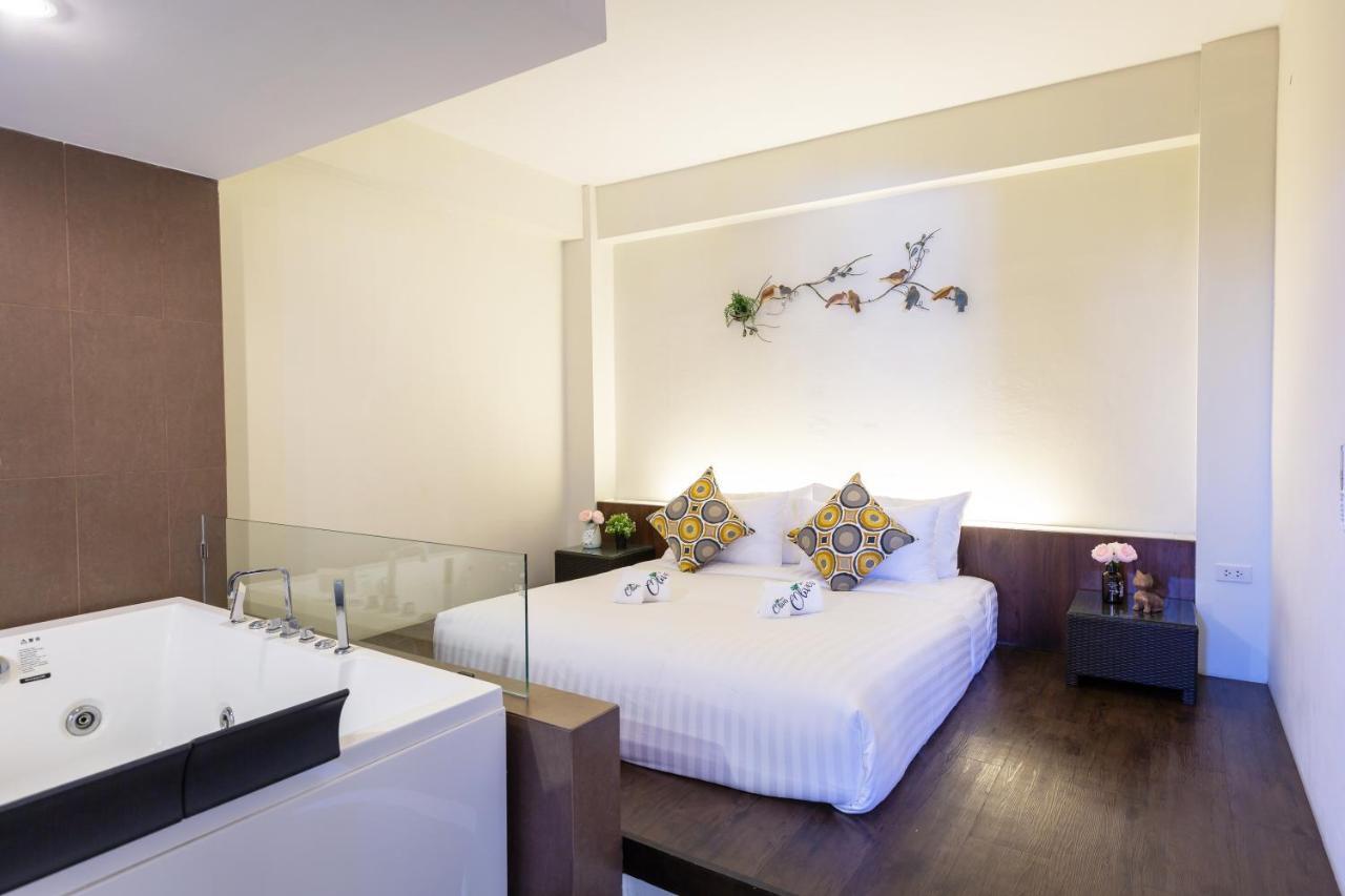 Baan Oliver Srinakarin Bangkok Bagian luar foto