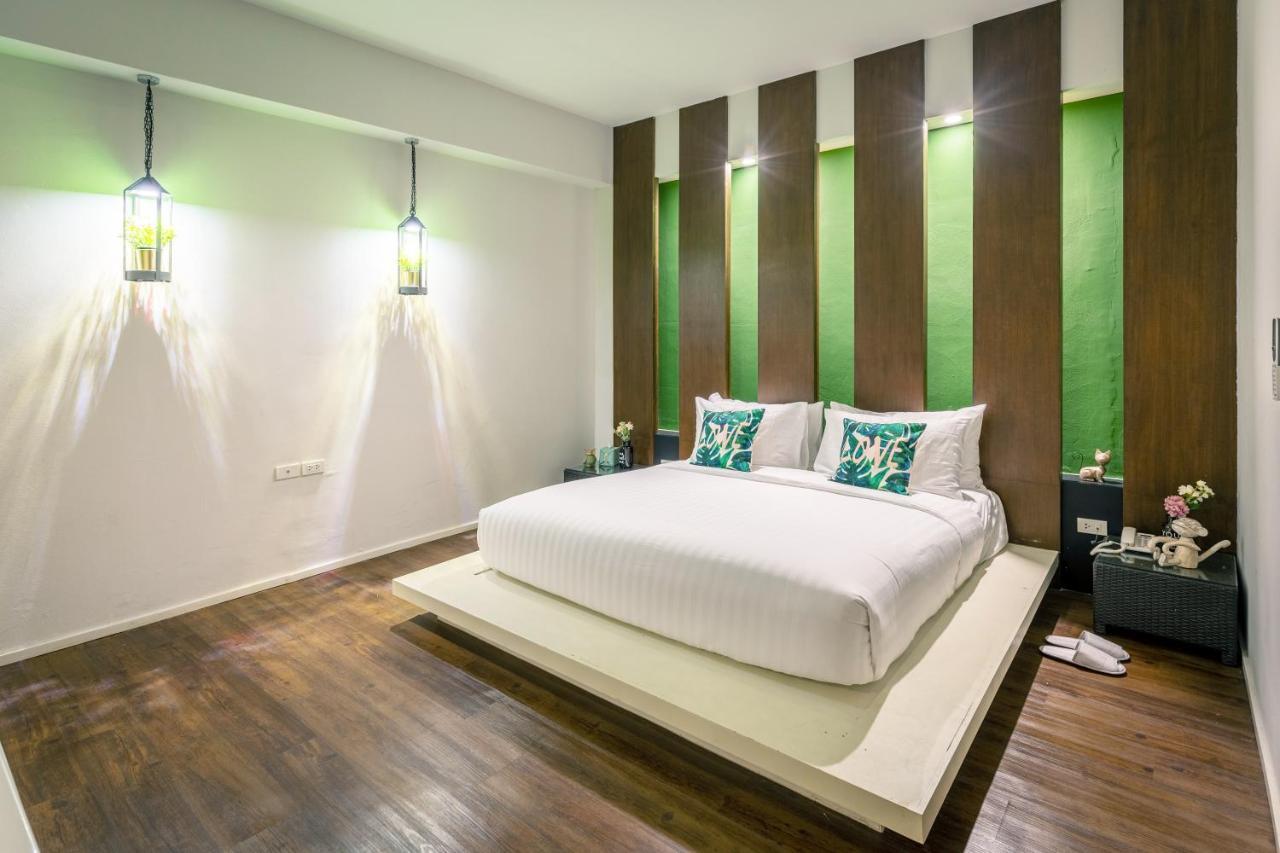 Baan Oliver Srinakarin Bangkok Bagian luar foto