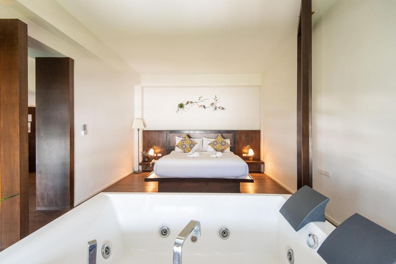 Baan Oliver Srinakarin Bangkok Bagian luar foto